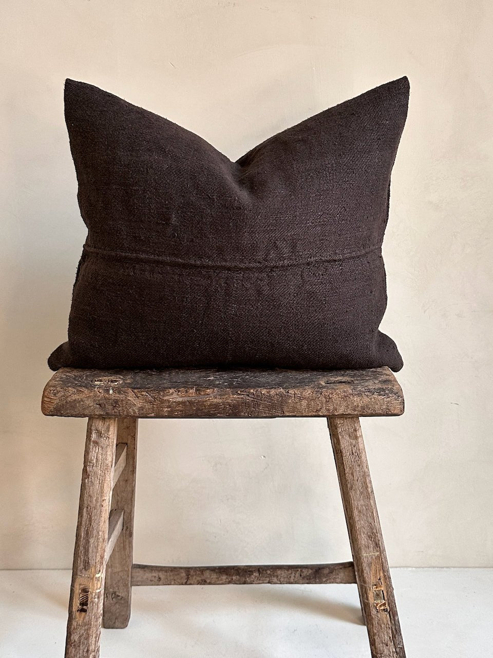 The Corner - L.E. N° 134 53 x 43 cm - Cushions
