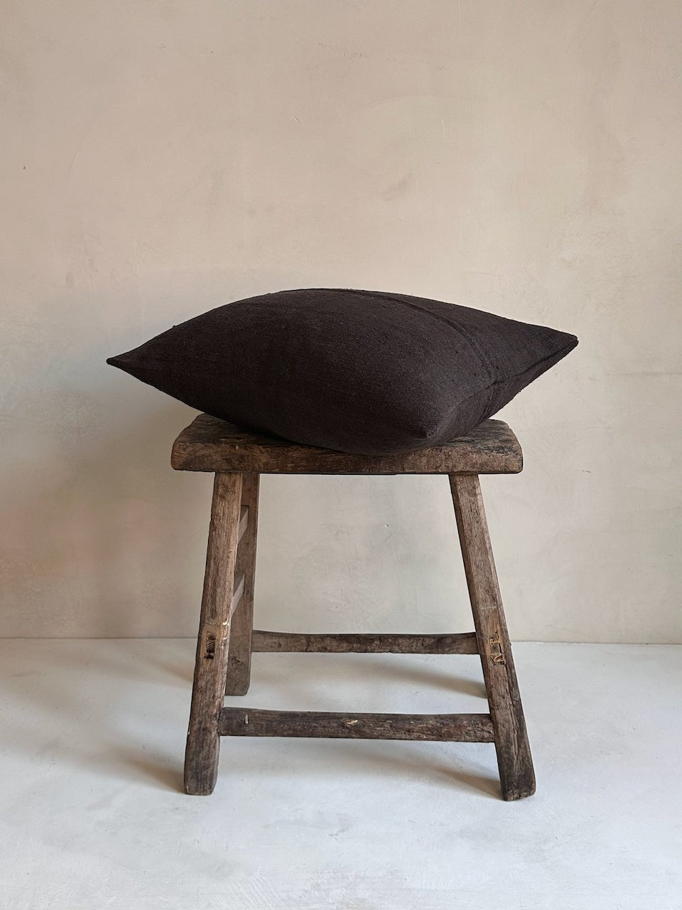 The Corner - L.E. N° 134 53 x 43 cm - Cushions