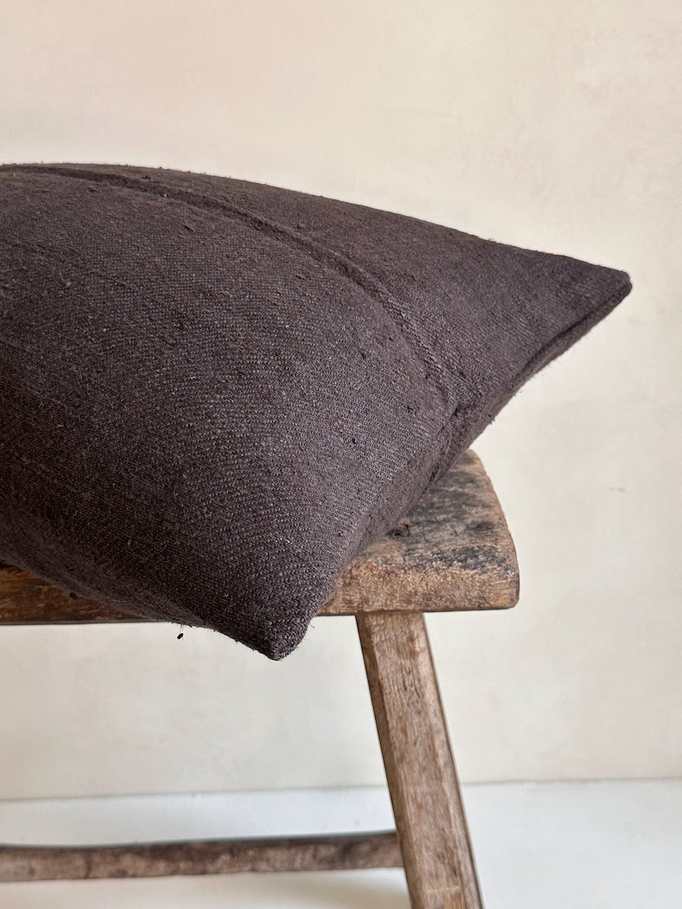 The Corner - L.E. N° 134 53 x 43 cm - Cushions