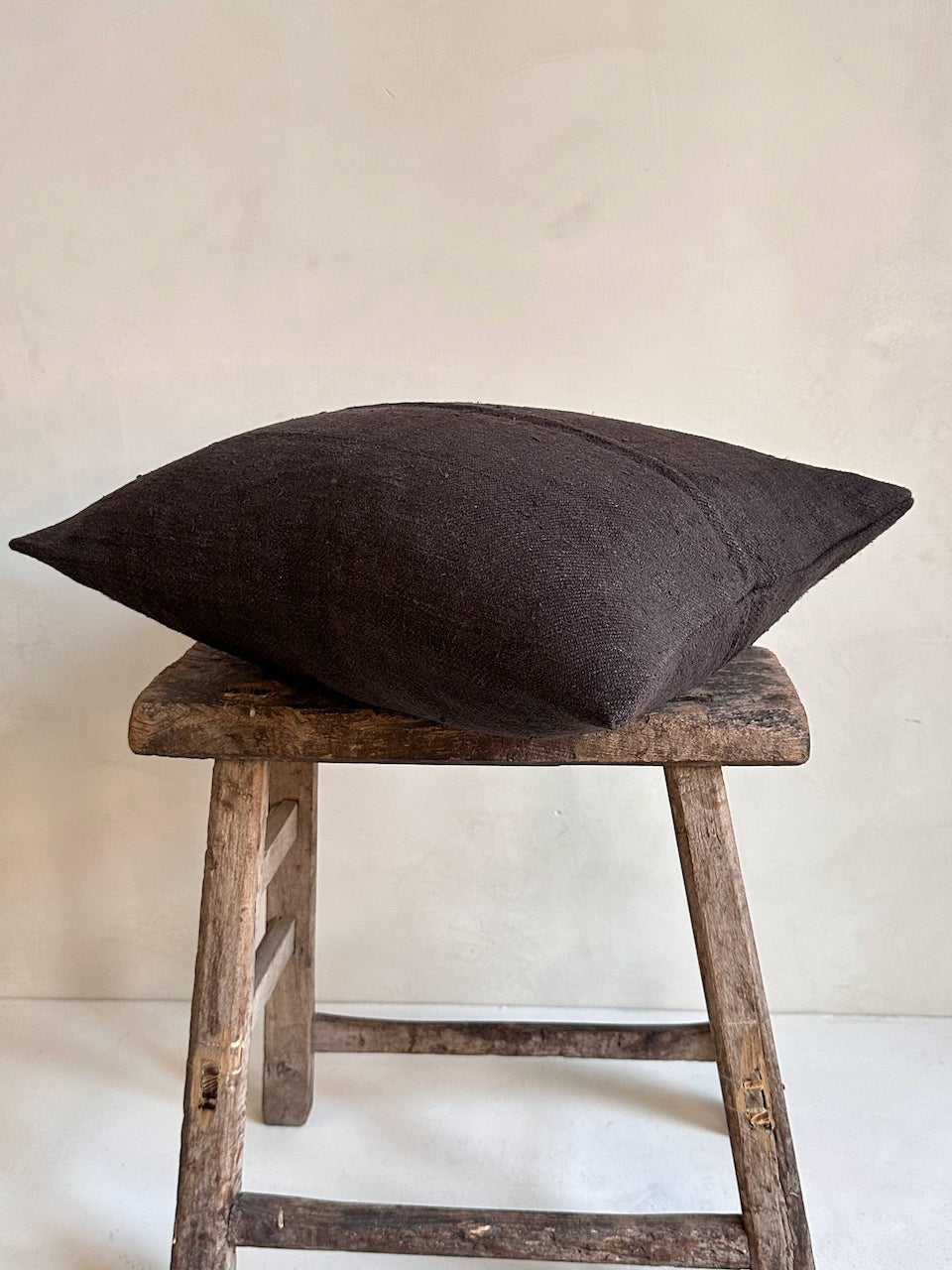The Corner - L.E. N° 134 53 x 43 cm - Cushions