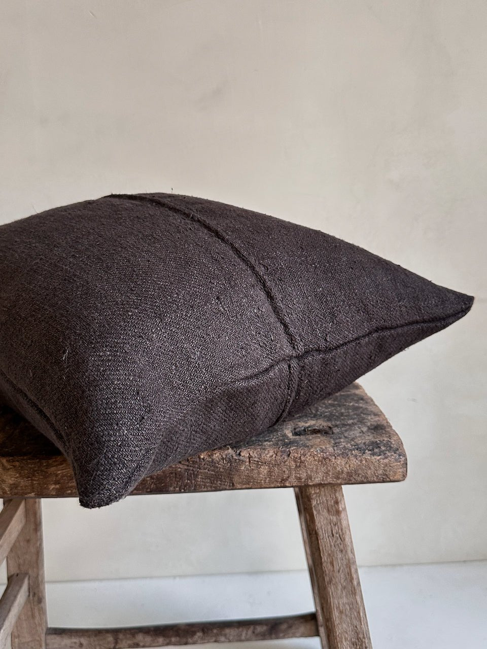 The Corner - L.E. N° 134 53 x 43 cm - Cushions