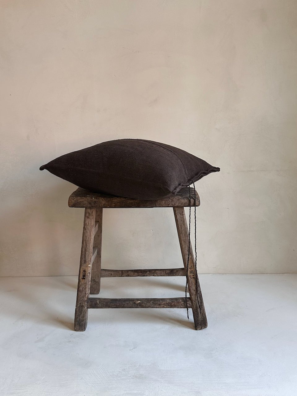 The Corner - L.E. N° 138 53 x 42 cm - Cushions