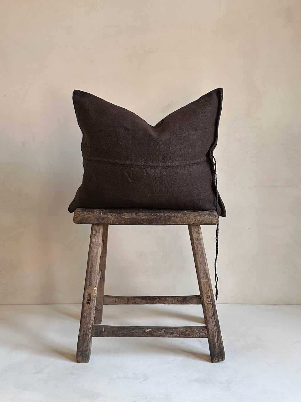 The Corner - L.E. N° 138 53 x 42 cm - Cushions