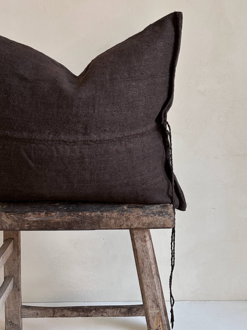 The Corner - L.E. N° 138 53 x 42 cm - Cushions