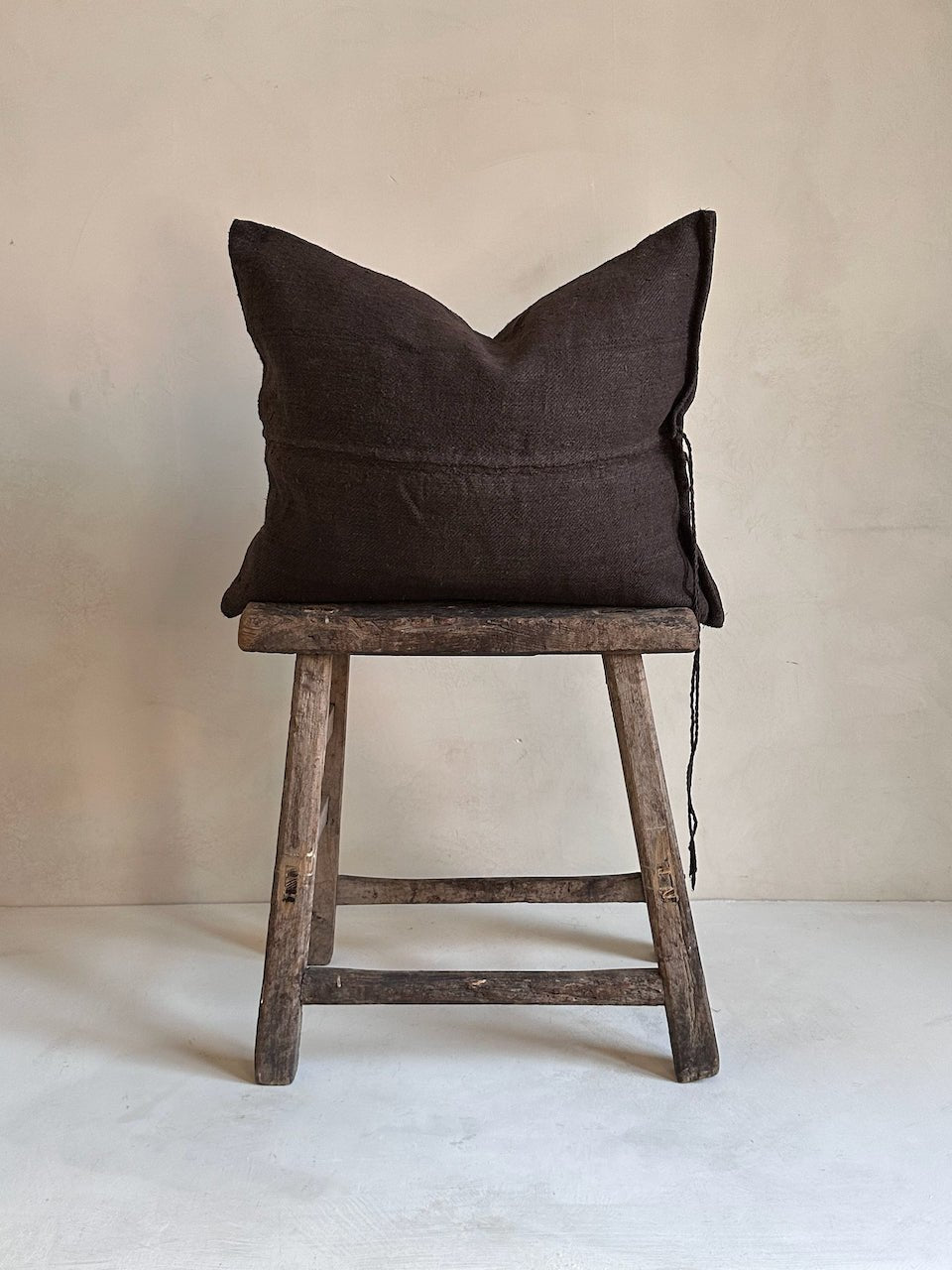 The Corner - L.E. N° 138 53 x 42 cm - Cushions