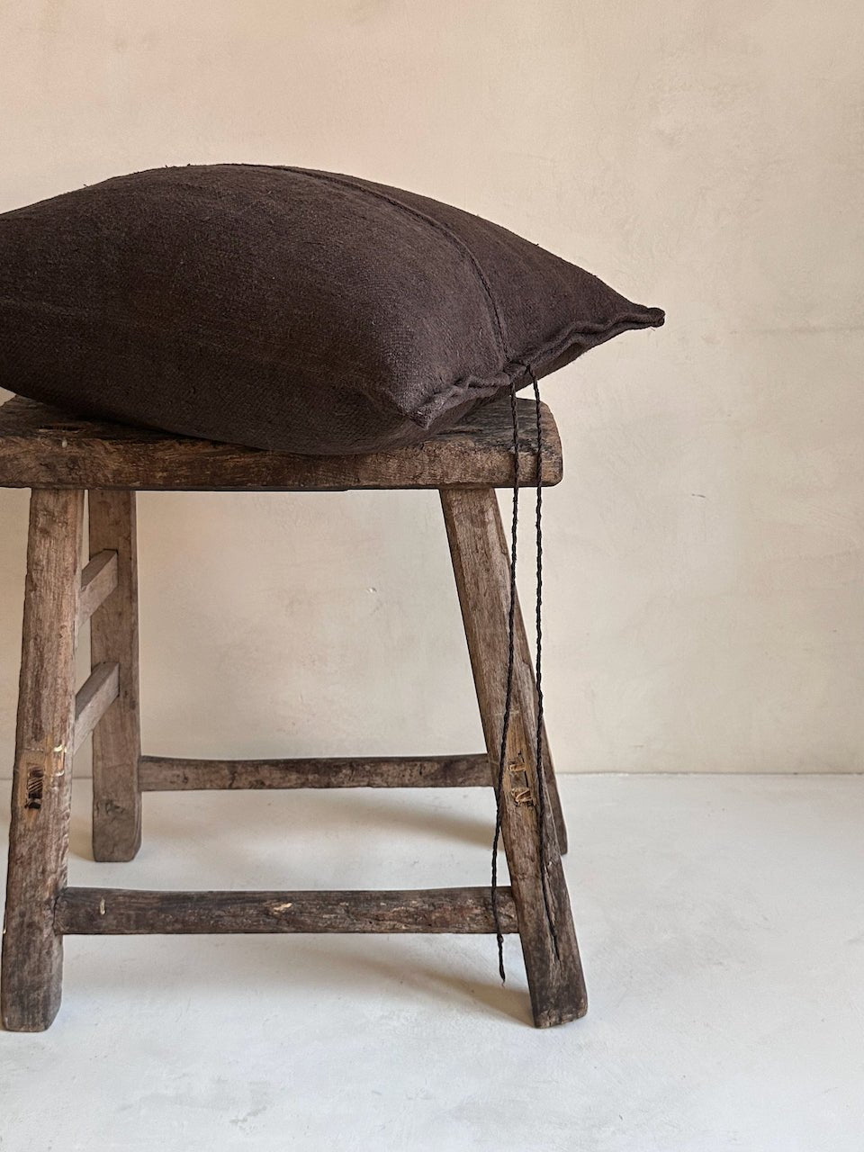 The Corner - L.E. N° 138 53 x 42 cm - Cushions