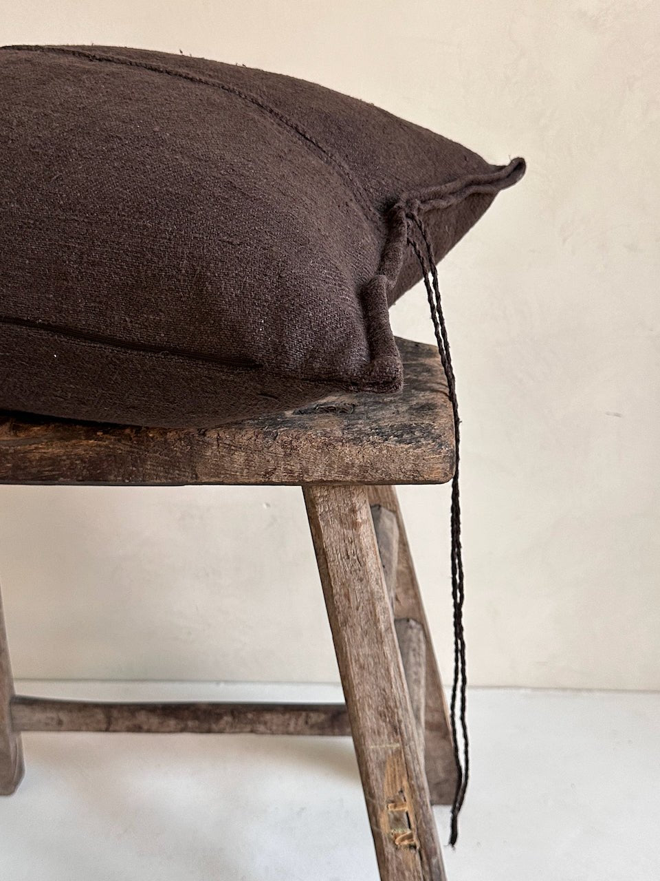 The Corner - L.E. N° 138 53 x 42 cm - Cushions