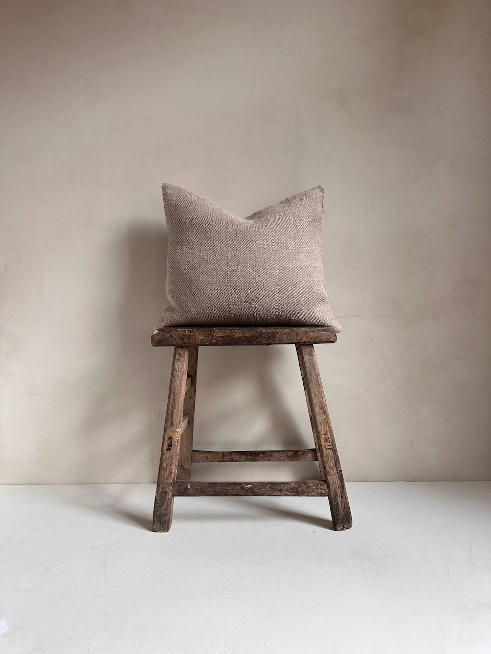 The Corner - L.E. N° 160 2(2) 48 x 42 cm (Copy) - Cushions