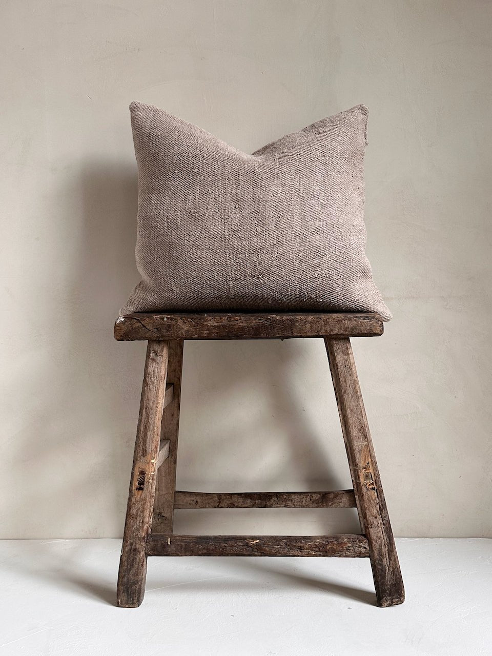 The Corner - L.E. N° 160 2(2) 48 x 42 cm (Copy) - Cushions