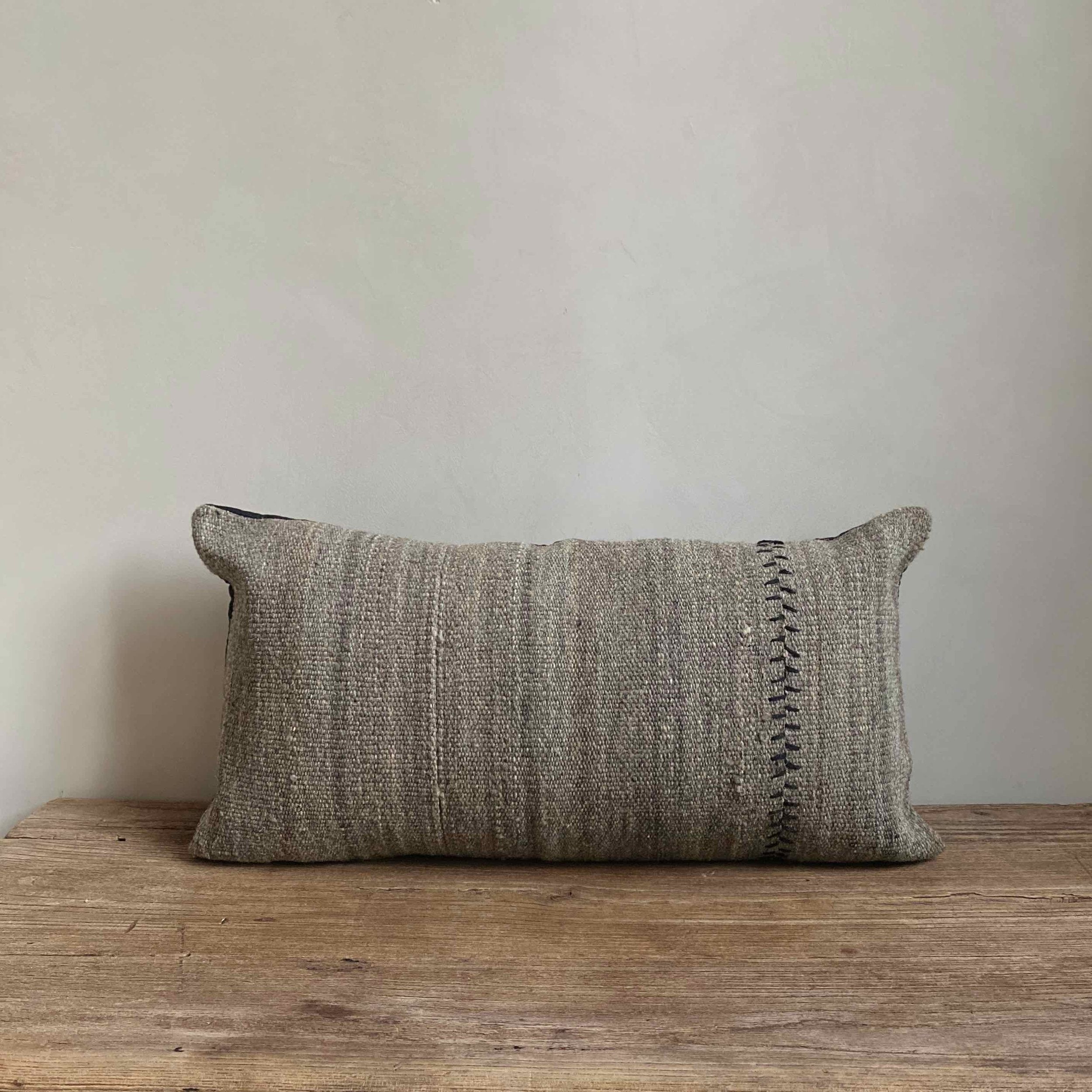 The Corner - L.E. N° 64 70 x 30 - Cushions