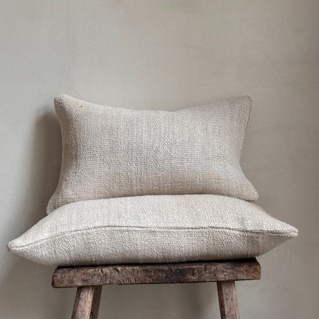 The Corner - L.E. N° 83 60 x 30 1(2) - Cushions
