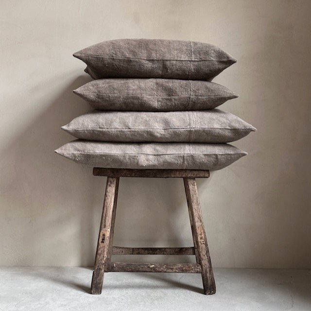 The Corner - L.E. N°79 60 x 40 1 (3) - Cushions