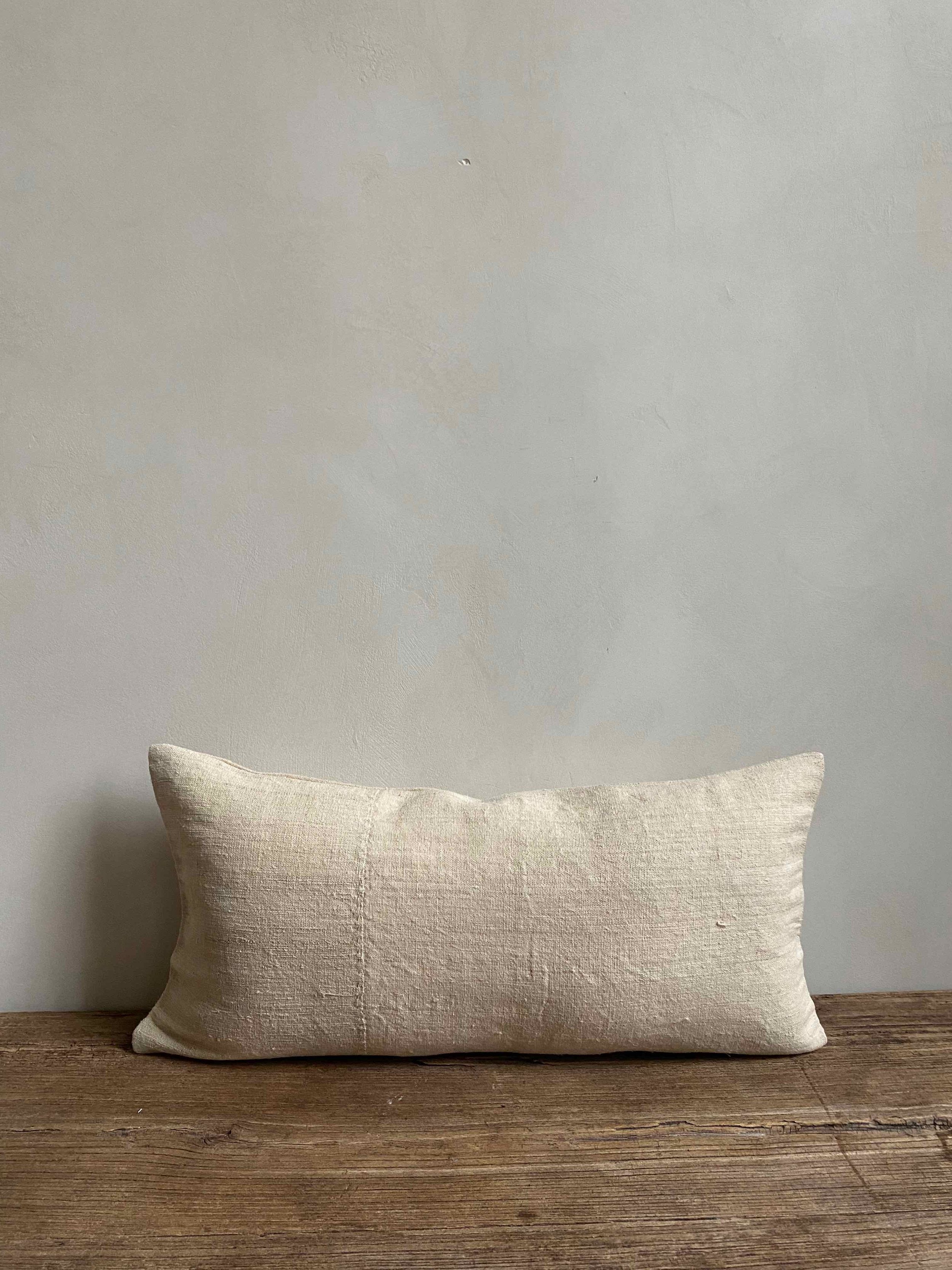 The Corner - L.E No 64 60 X 30 - Cushions