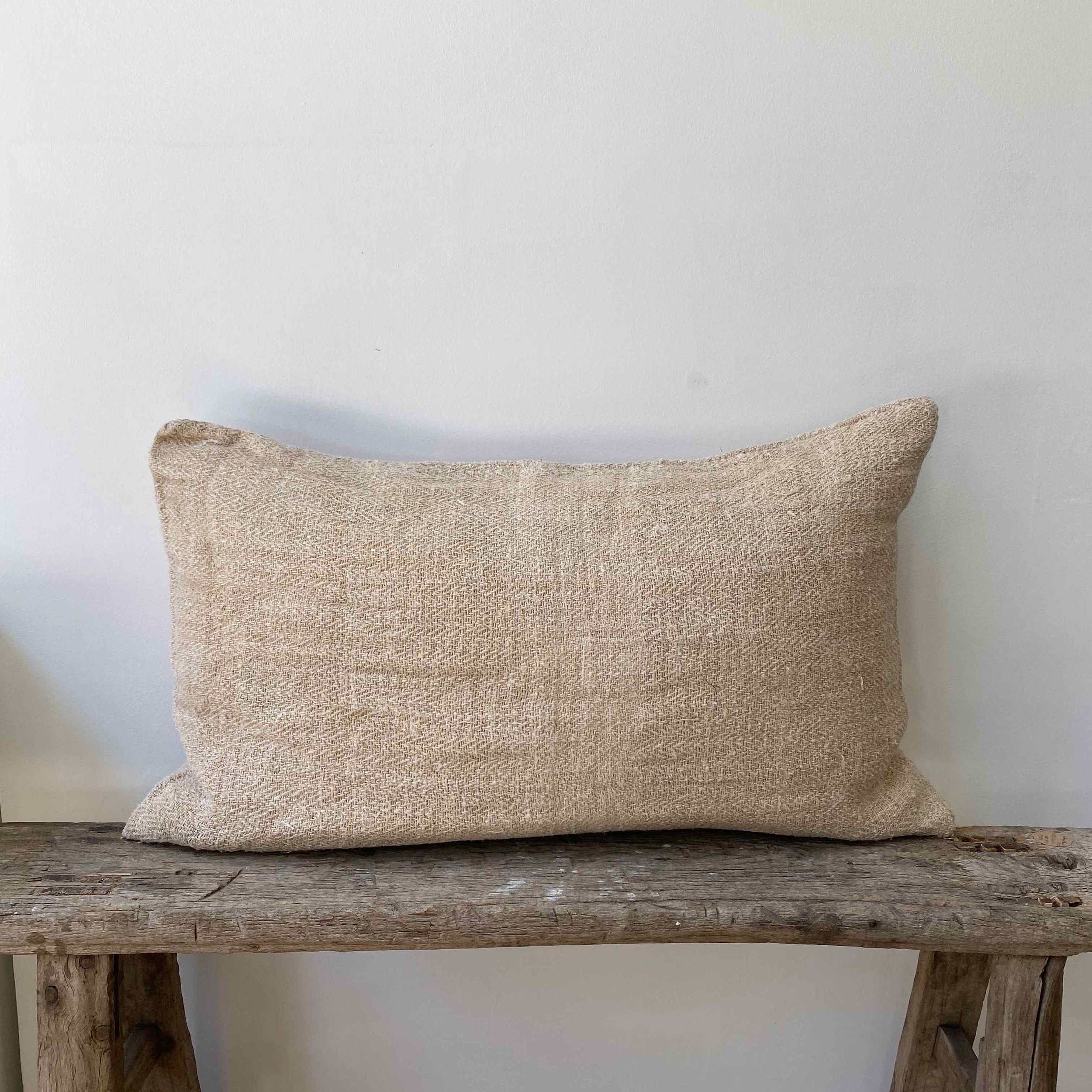 The Corner - L.E. No 71 70 x 40 - Cushions