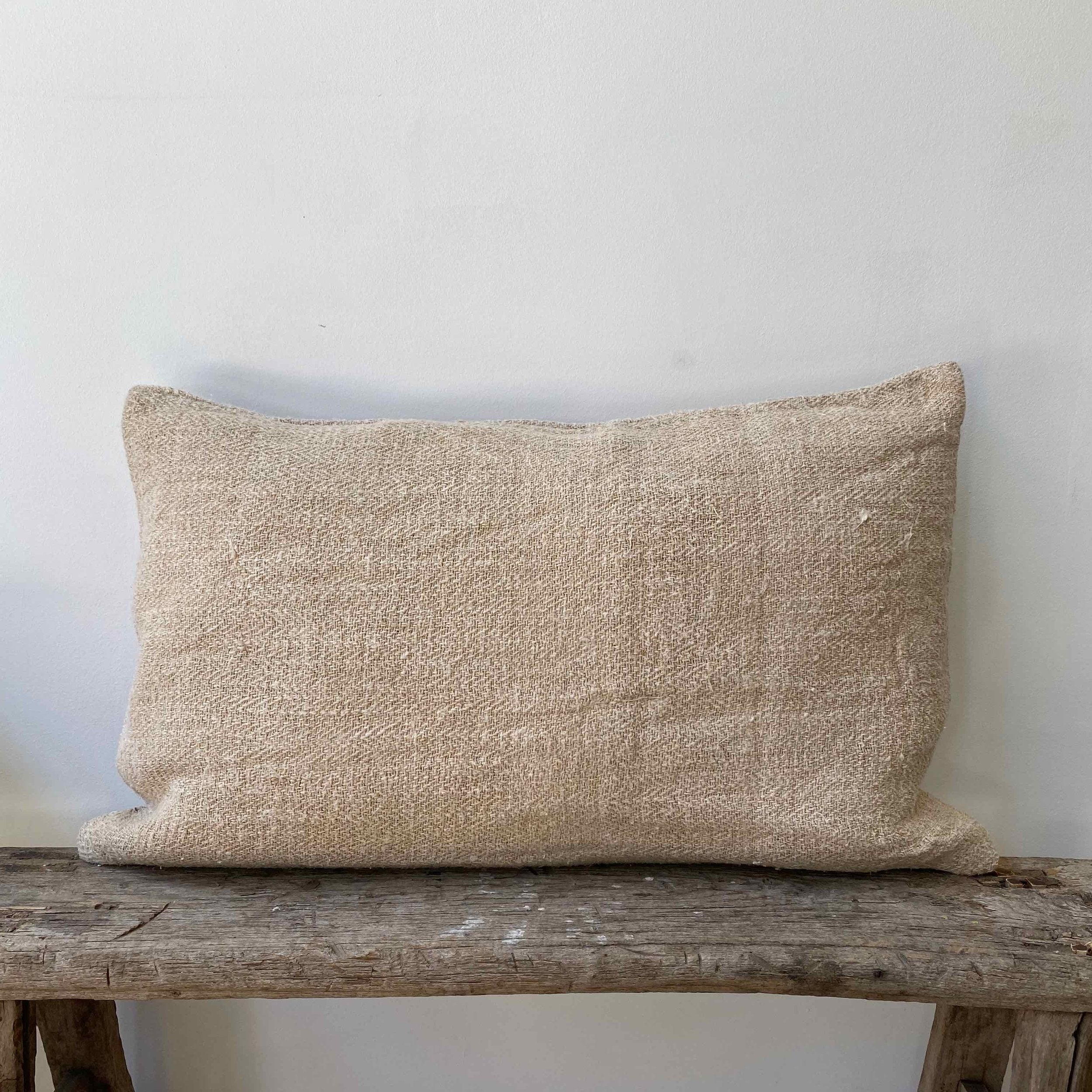 The Corner - L.E. No 72 70 x 40 - Cushions
