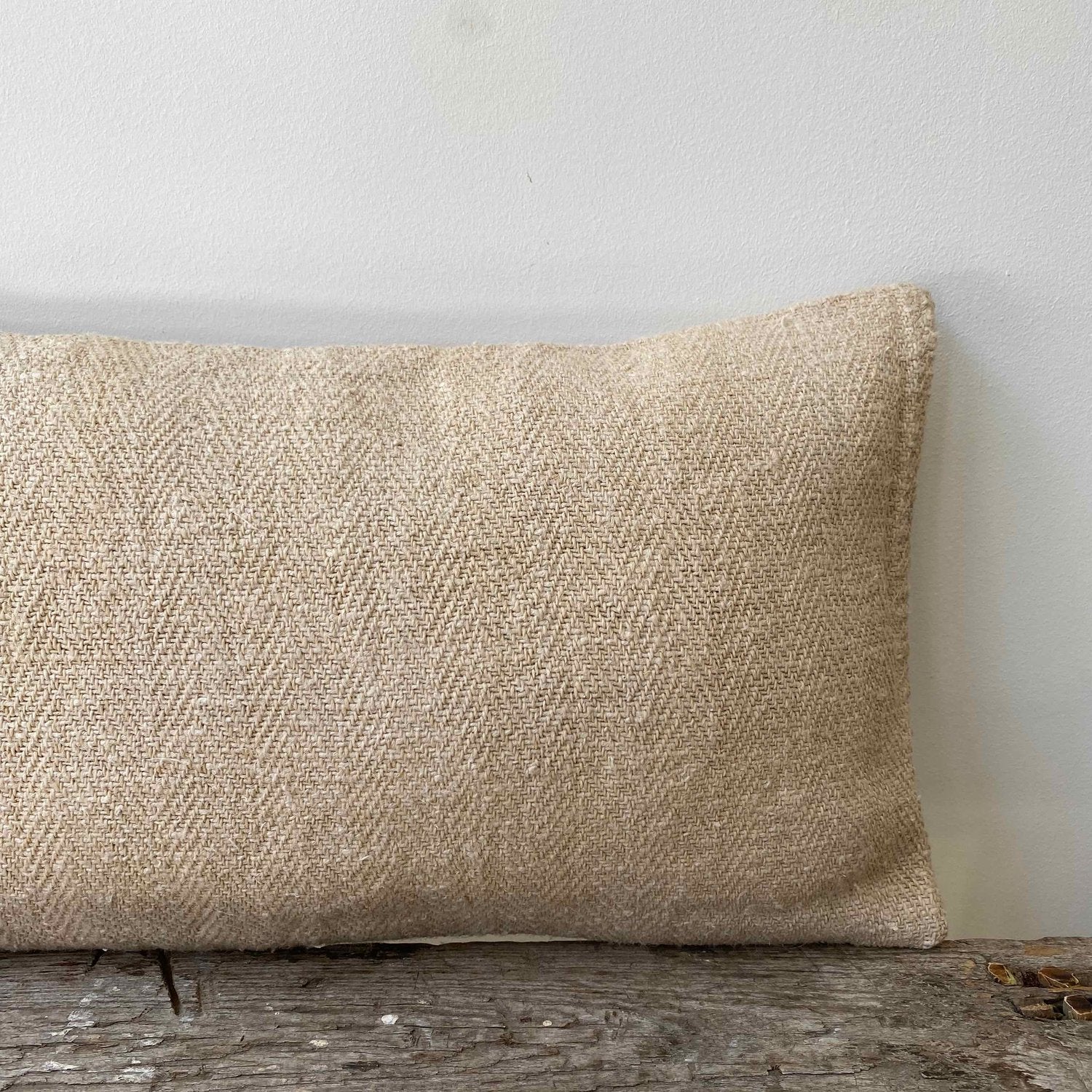 The Corner - L.E. No 74 50 x 30 - Cushions