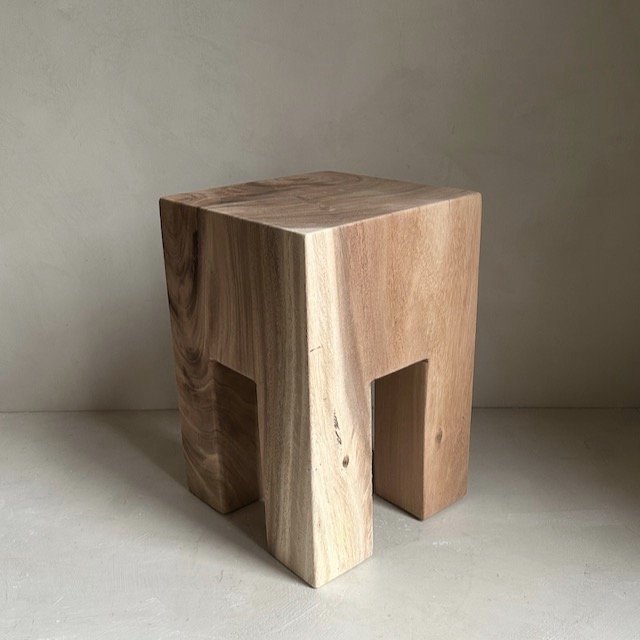 The Corner - OOA 003 Natural - Large - Side Tables & Stools