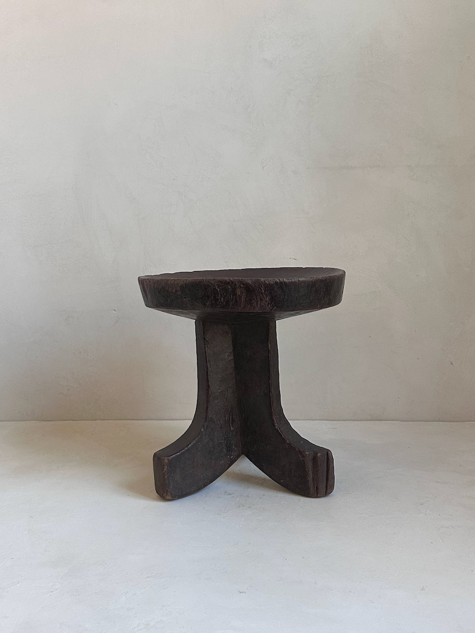 The Corner - Oromo stool N° 79 - African Benches & Stools