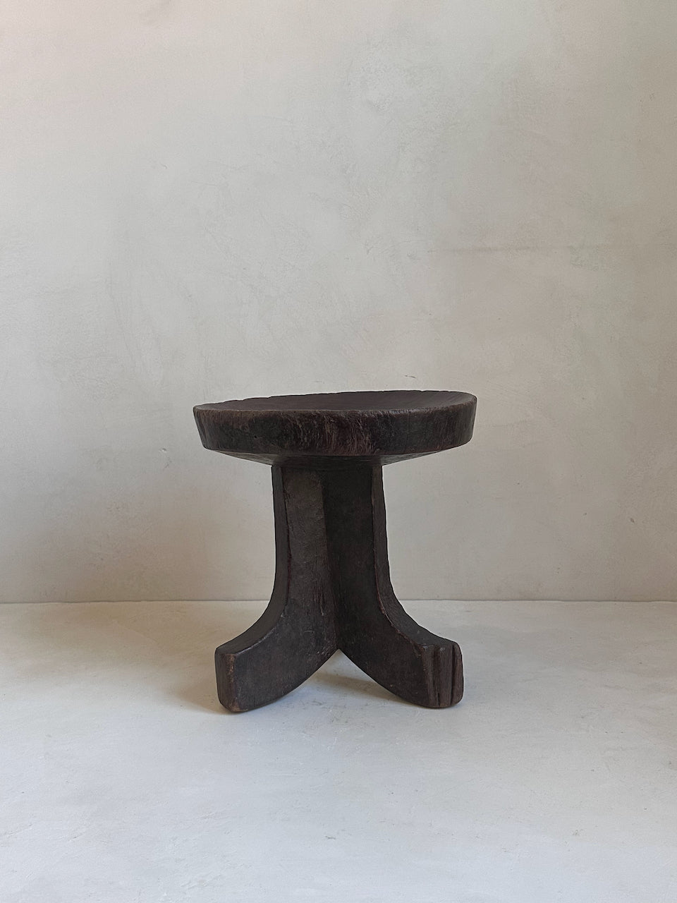 The Corner - Oromo stool N° 79 - African Benches & Stools