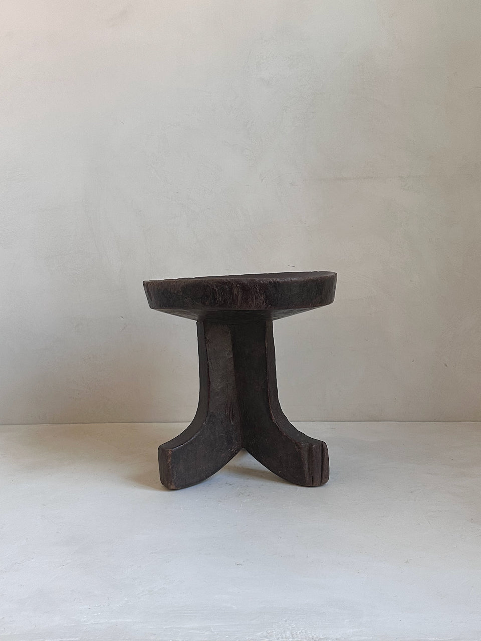 The Corner - Oromo stool N° 79 - African Benches & Stools