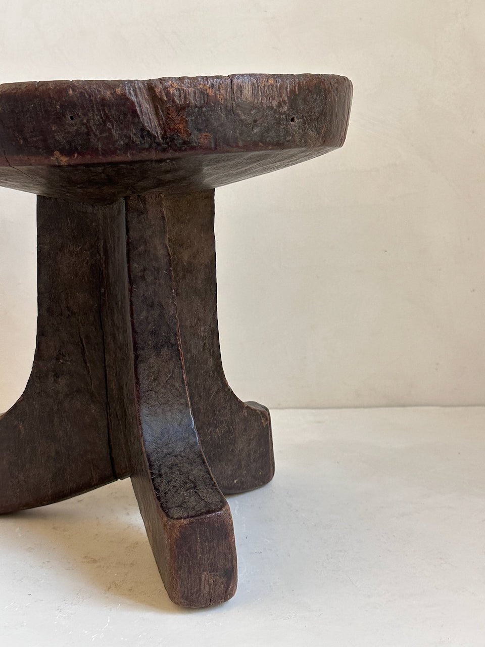 The Corner - Oromo stool N° 79 - African Benches & Stools