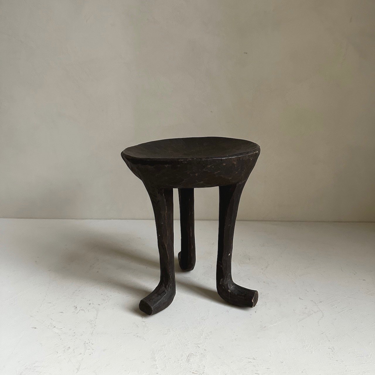 The Corner - Oromo stool N° 32 - African Benches & Stools