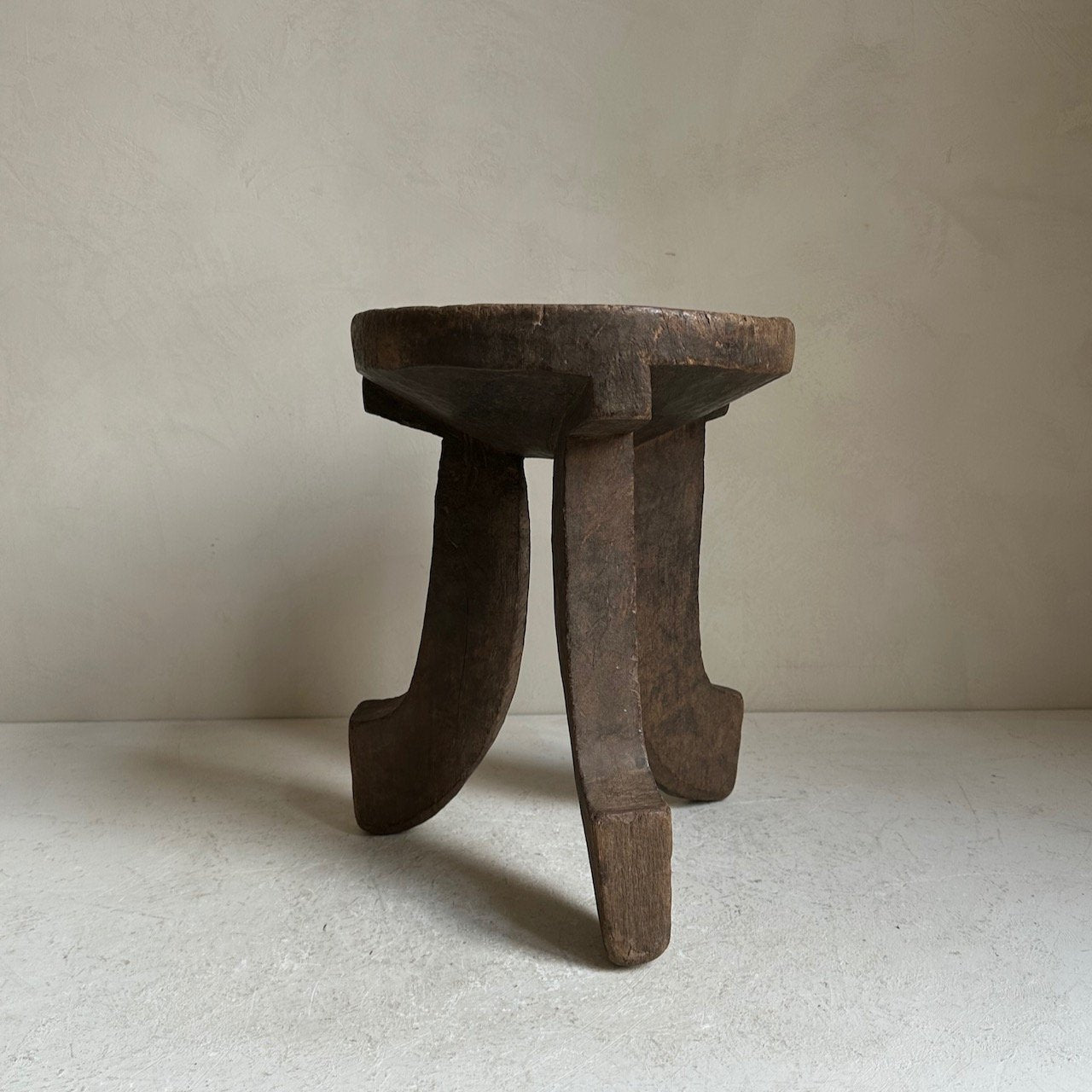 The Corner - Oromo stool N° 43 - African Benches & Stools