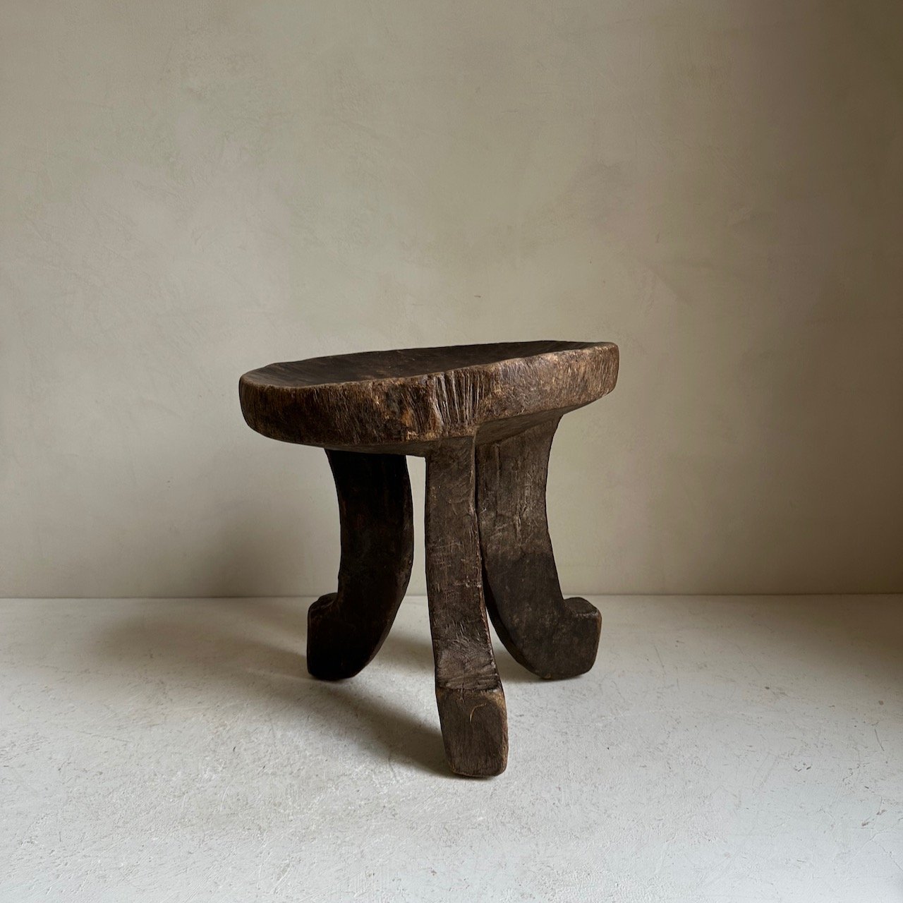 The Corner - Oromo stool N° 51 - African Benches & Stools