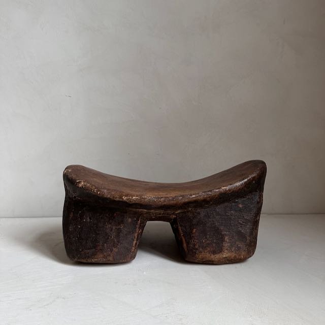 The Corner - Oromo stool N° 65 - African Benches & Stools