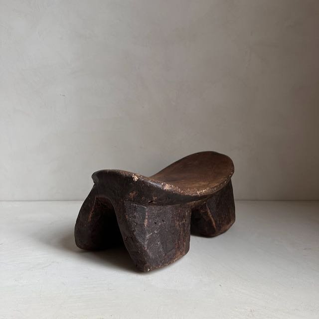 The Corner - Oromo stool N° 65 - African Benches & Stools