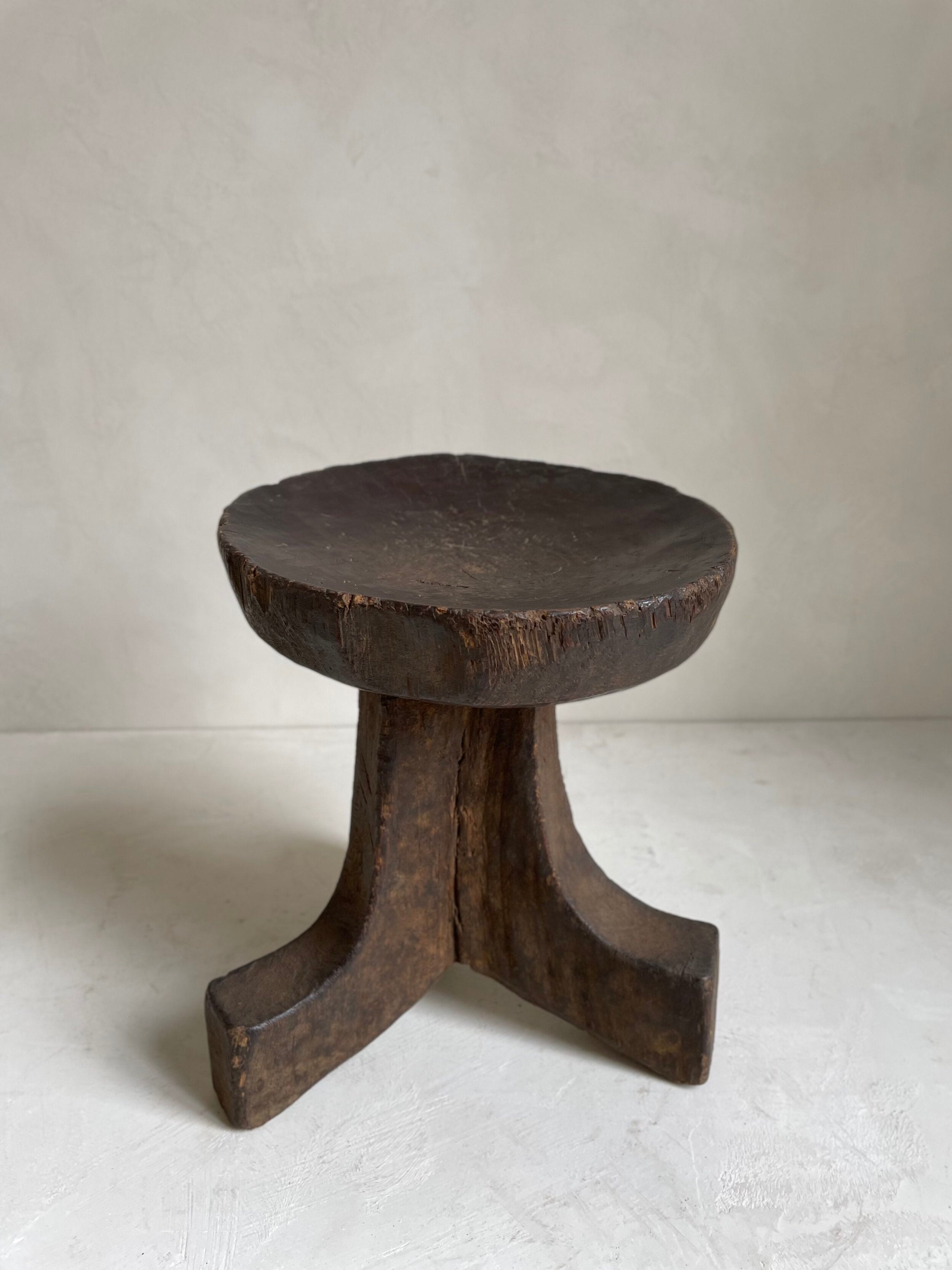 The Corner - Oromo stool Nº19 - African Benches & Stools