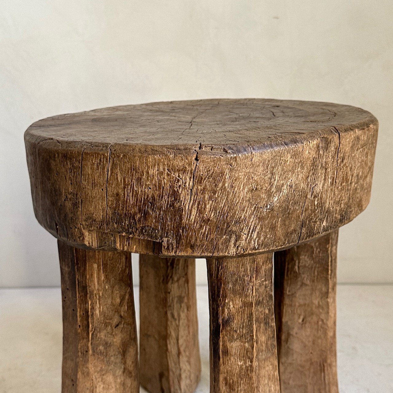 The Corner - Round Senufo stool N° 6 - African Benches & Stools