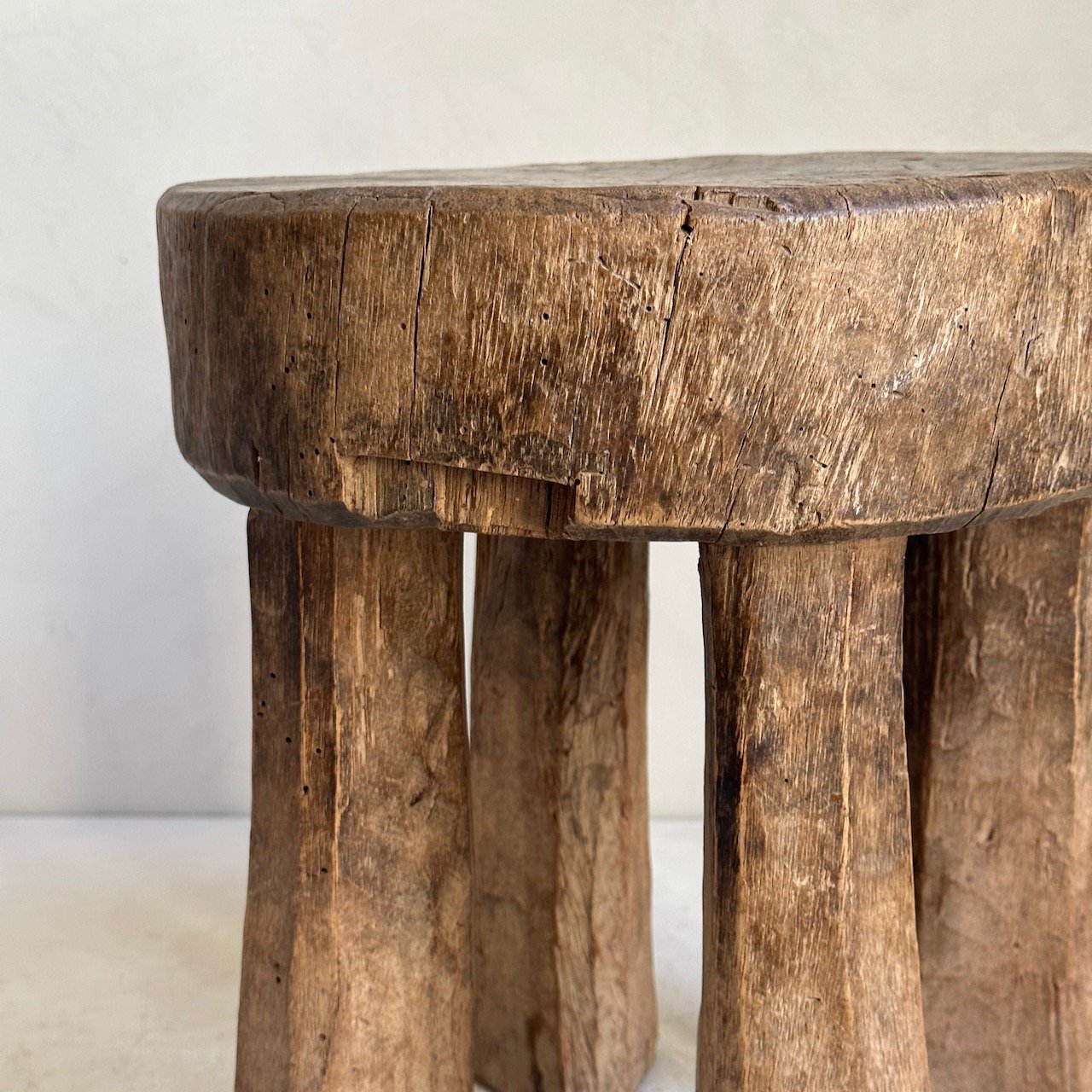 The Corner - Round Senufo stool N° 6 - African Benches & Stools