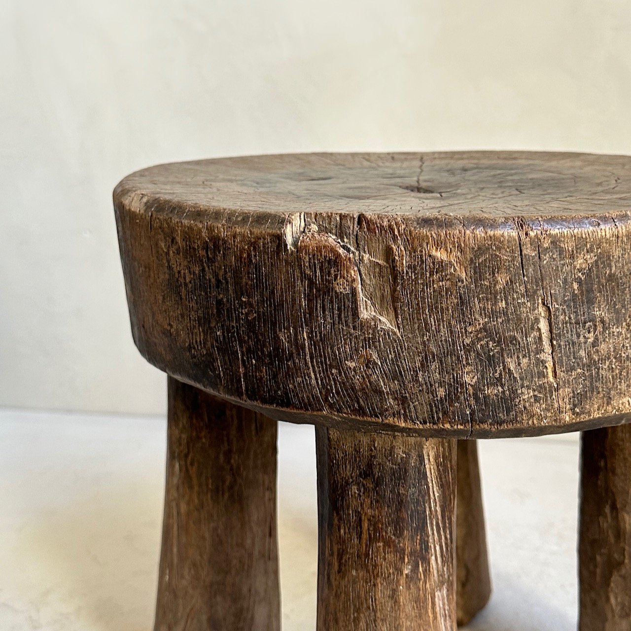 The Corner - Round Senufo stool N°7 - African Benches & Stools