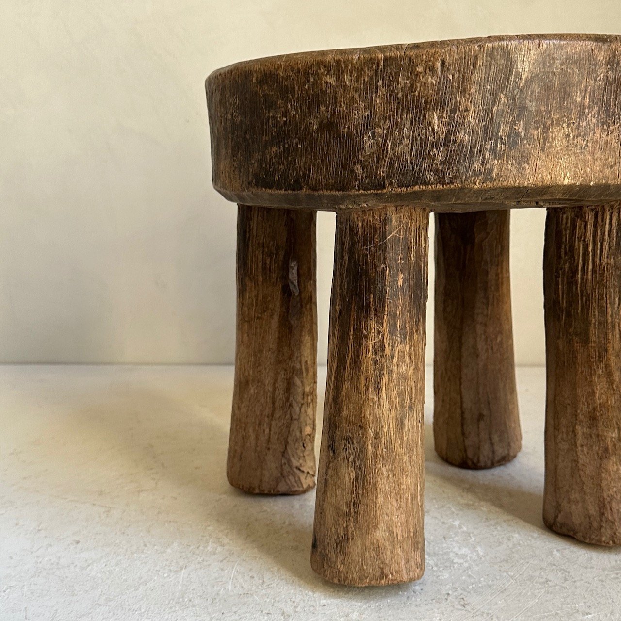 The Corner - Round Senufo stool N°7 - African Benches & Stools