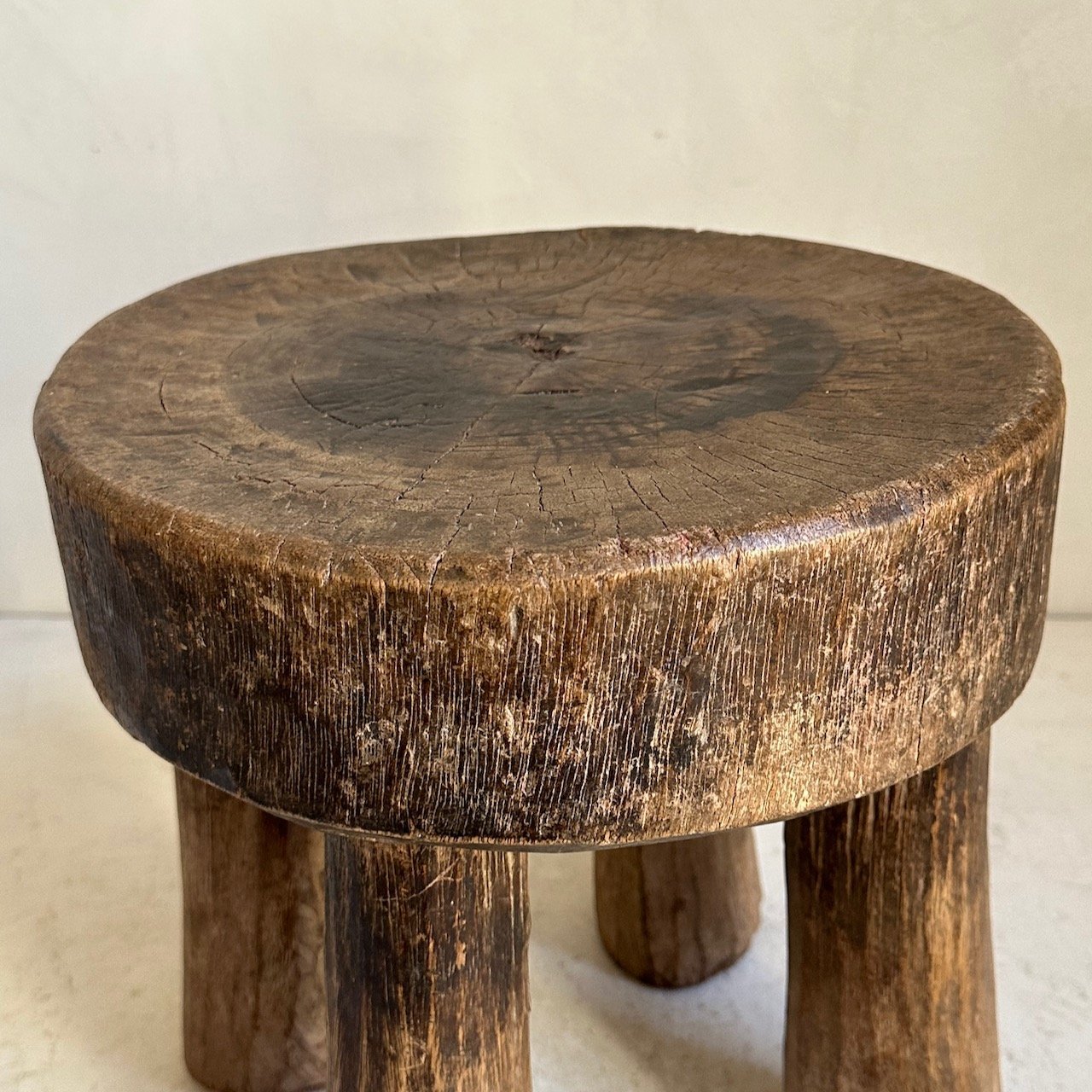The Corner - Round Senufo stool N°7 - African Benches & Stools