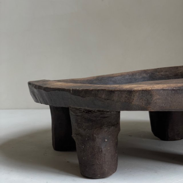 The Corner - Round tray with feet N° 11 - Decoration