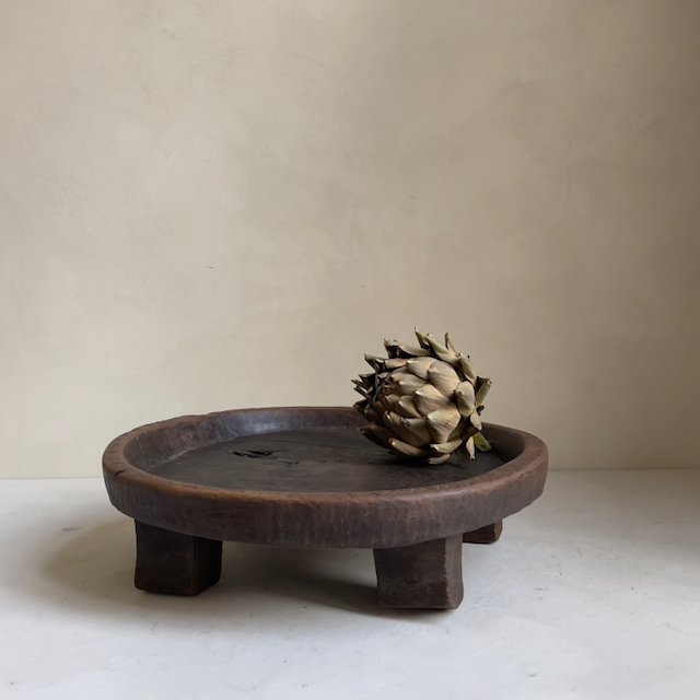 The Corner - Round tray with feet N° 9 - 