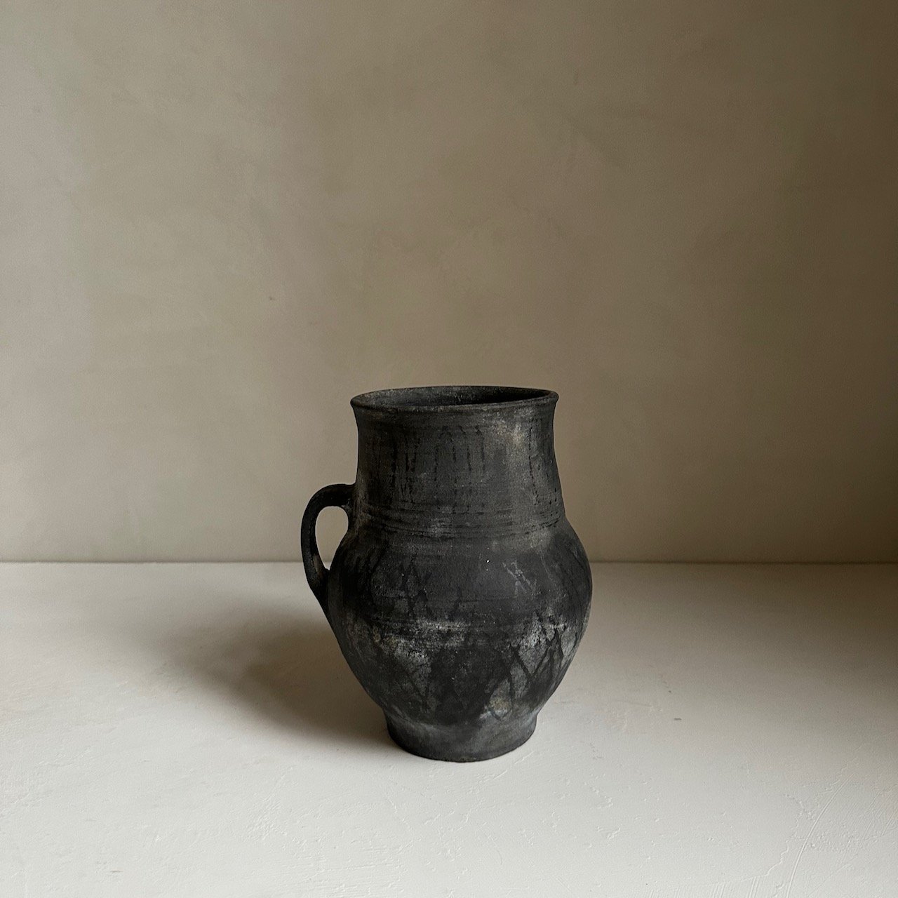 The Corner - Rustic earthenware pot No 100 - 