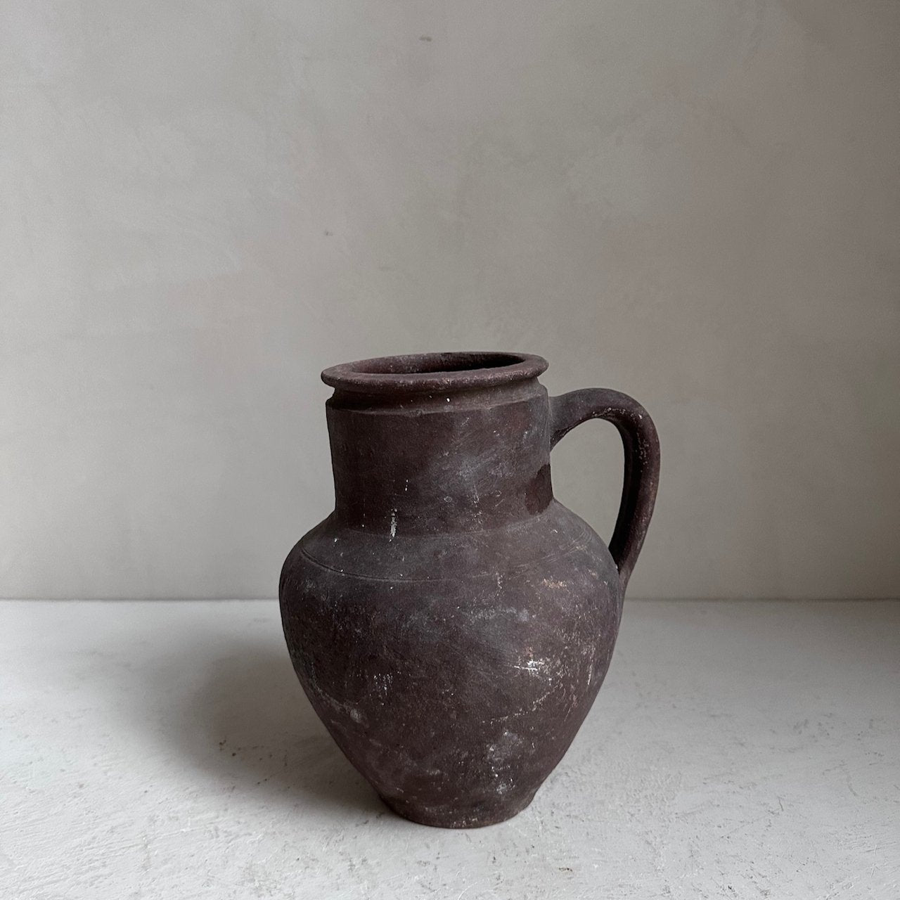 The Corner - Rustic earthenware pot No 103 - 