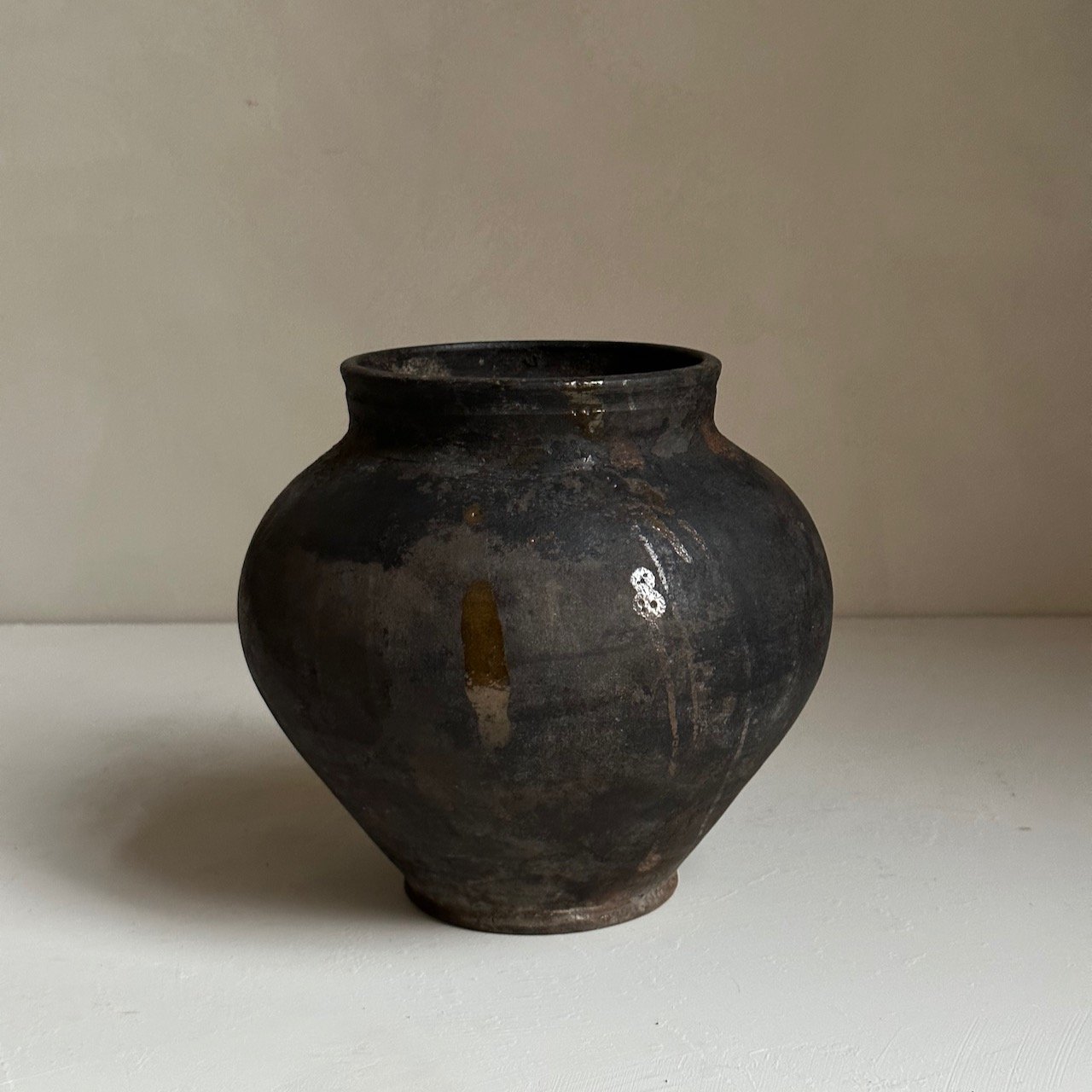 The Corner - Rustic earthenware pot No 93 - 