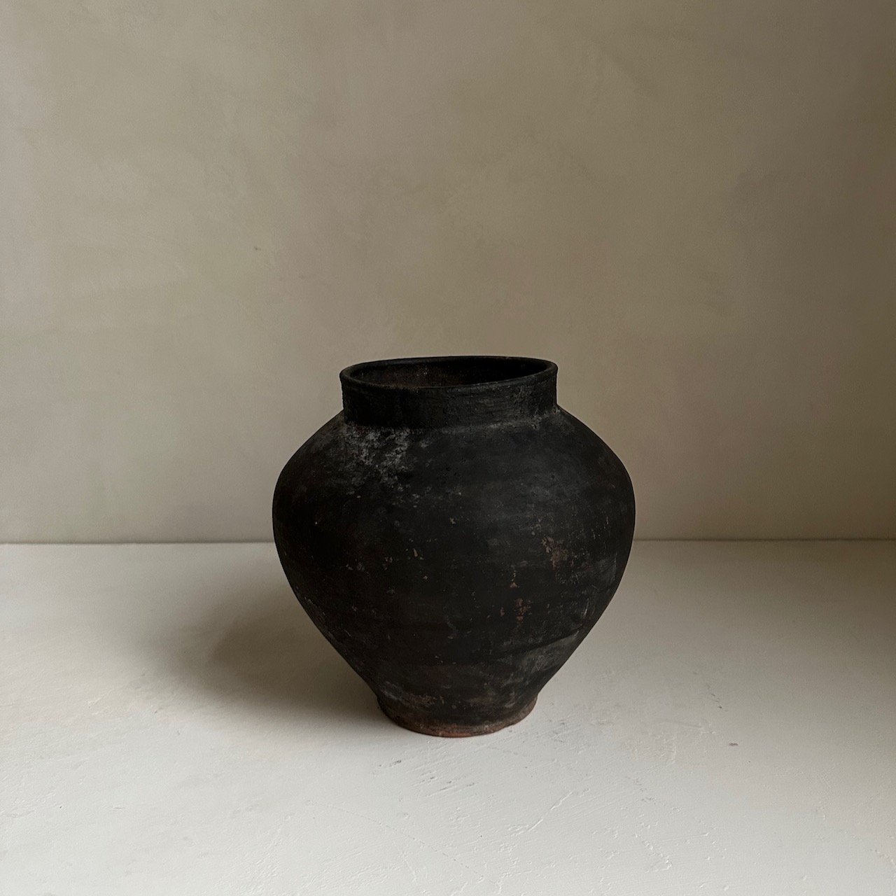 The Corner - Rustic earthenware pot No 95 - 