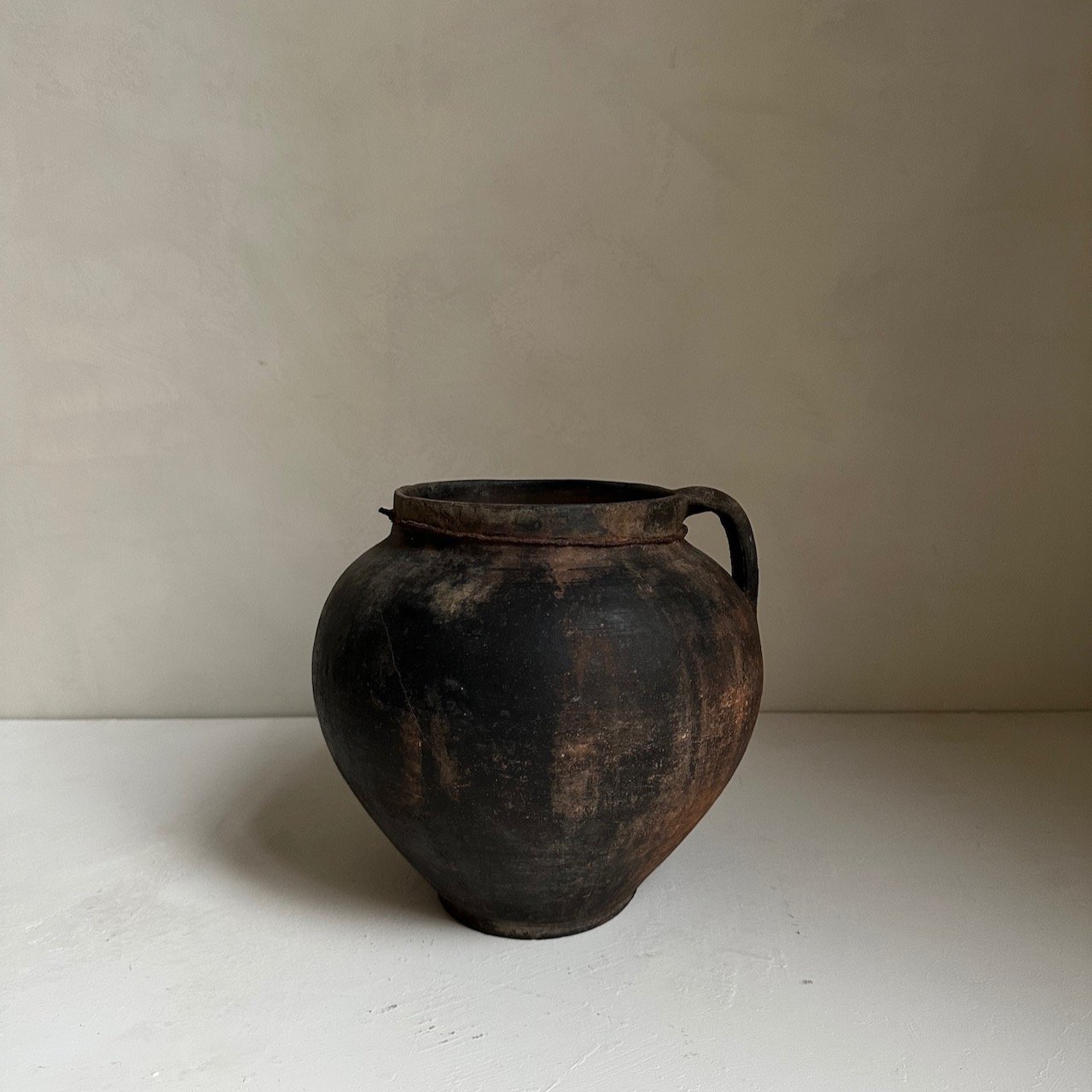 The Corner - Rustic earthenware pot No 98 - 
