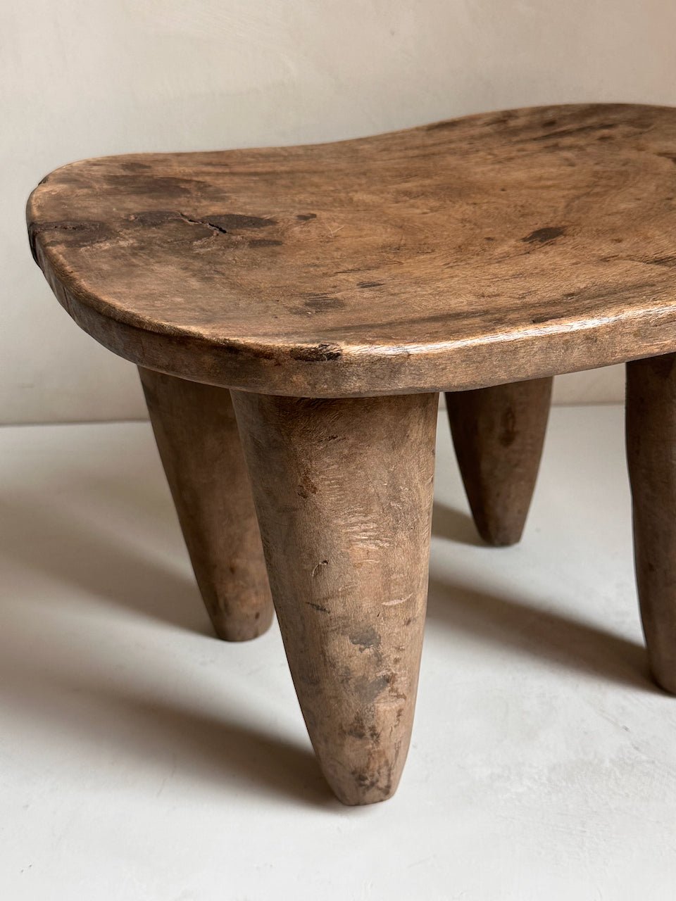 Senufo stool No 47 – The Corner