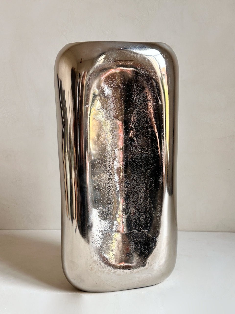 The Corner - Silver vase N° 1 - Ceramics