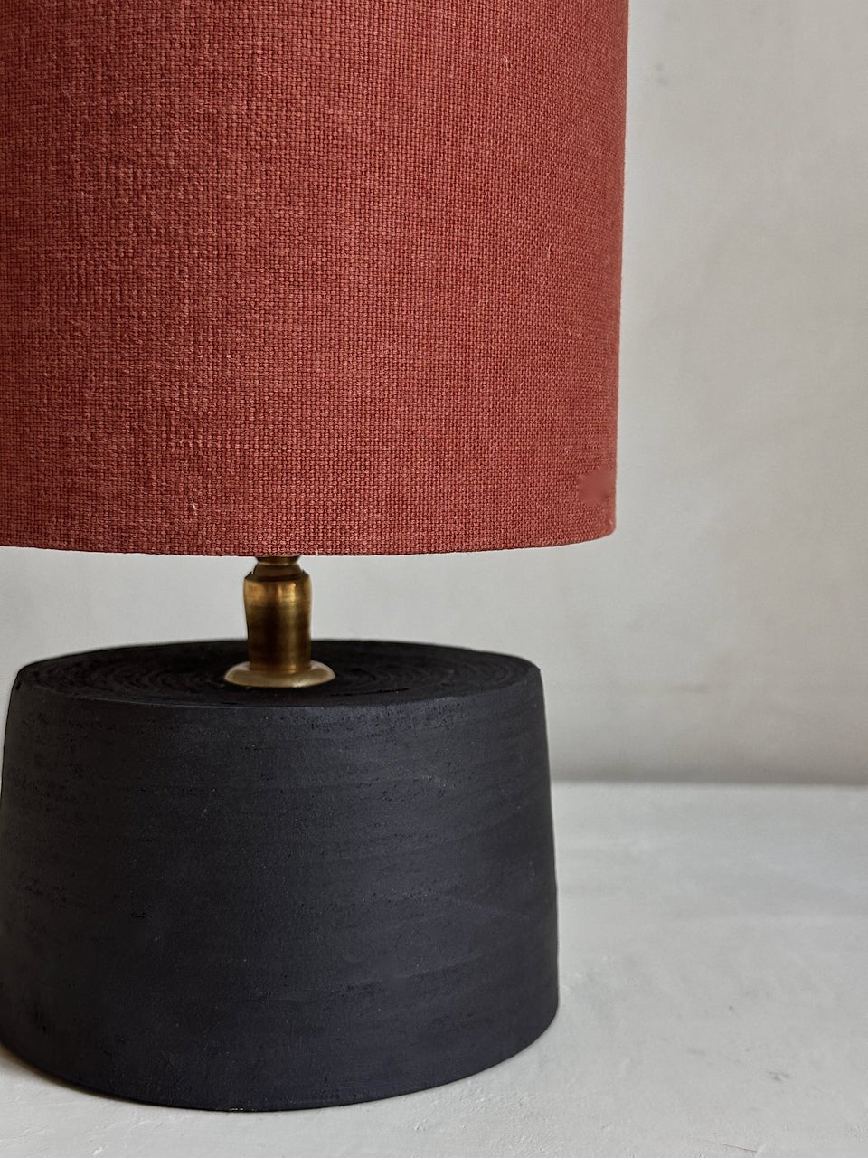 The Corner - Terra Negra clay lamp N° 2 - Lighting