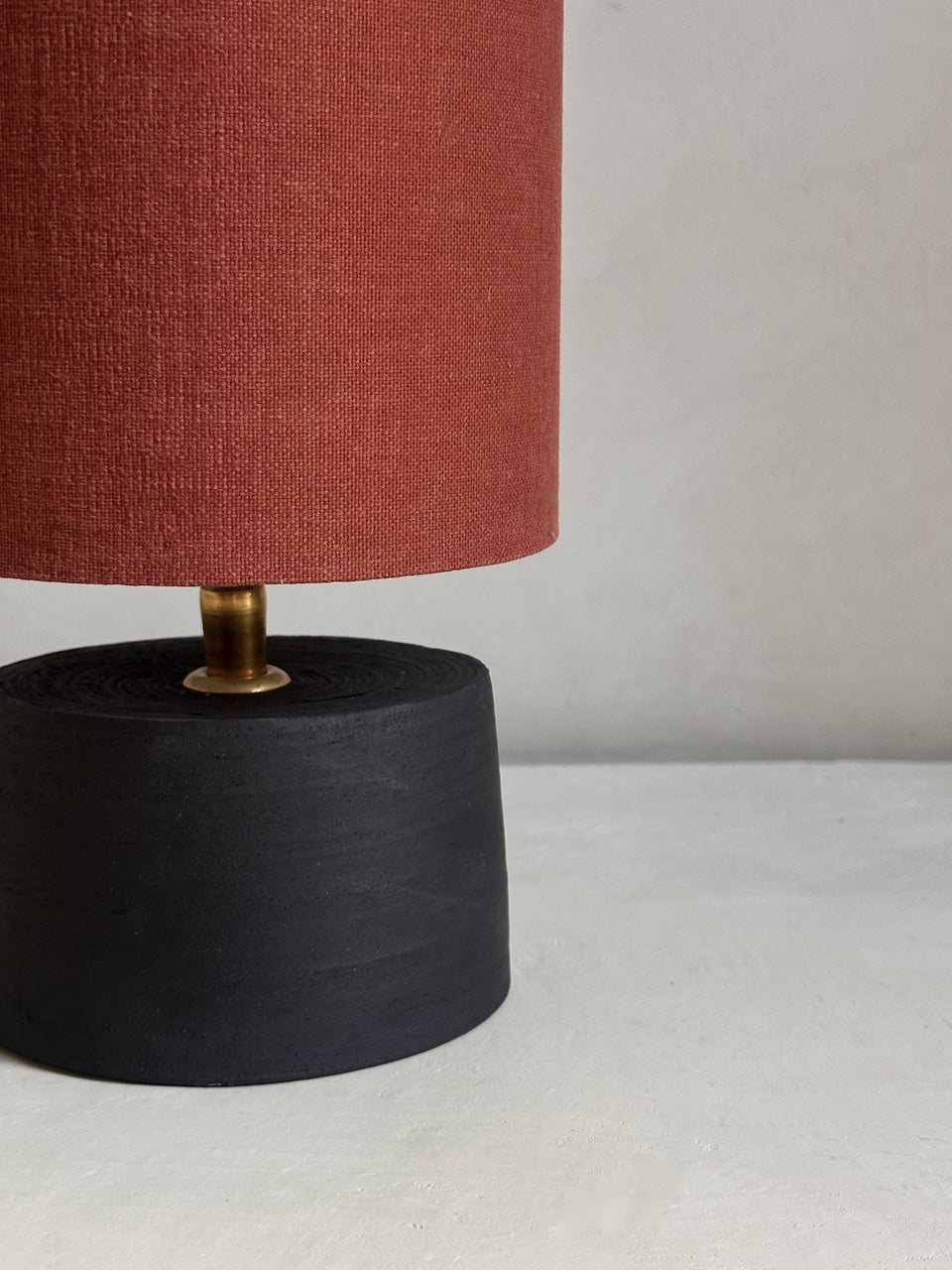 The Corner - Terra Negra clay lamp N° 2 - Lighting