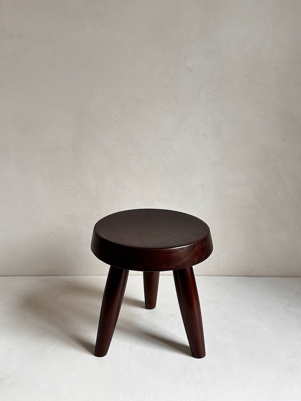 The Corner - Tripod stool Small Heritage Brown - Benches & Stools