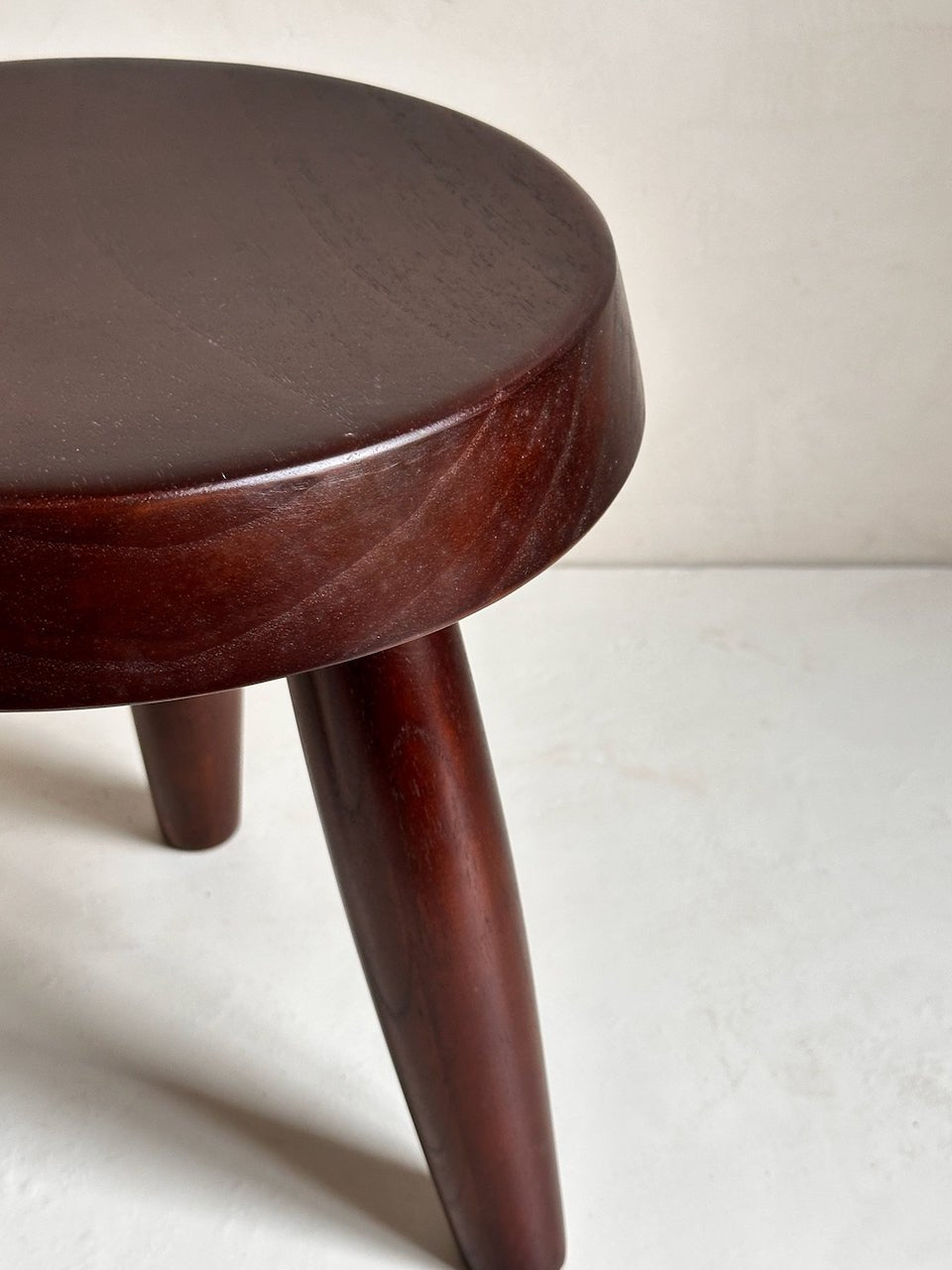 The Corner - Tripod stool Small Heritage Brown - Benches & Stools