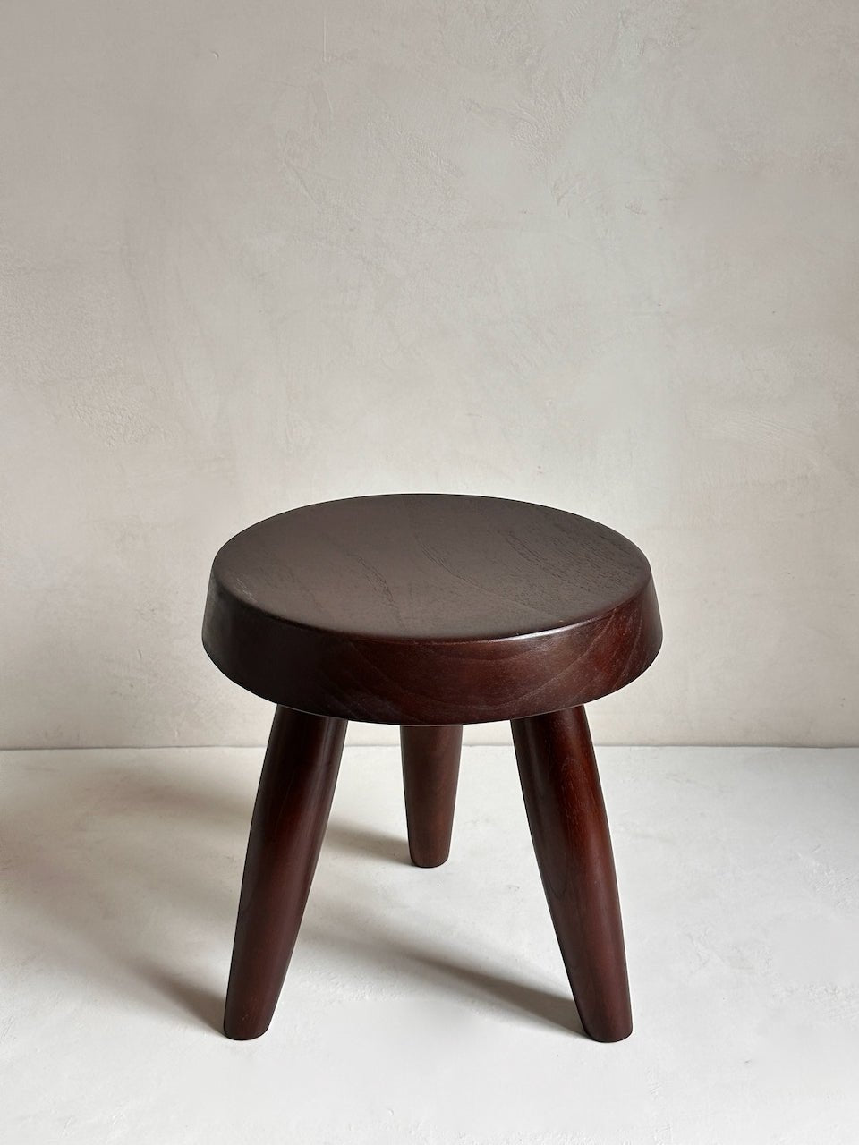 The Corner - Tripod stool Small Heritage Brown - Benches & Stools